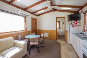 Euston Club Cabin 5 dining kitchen 2 